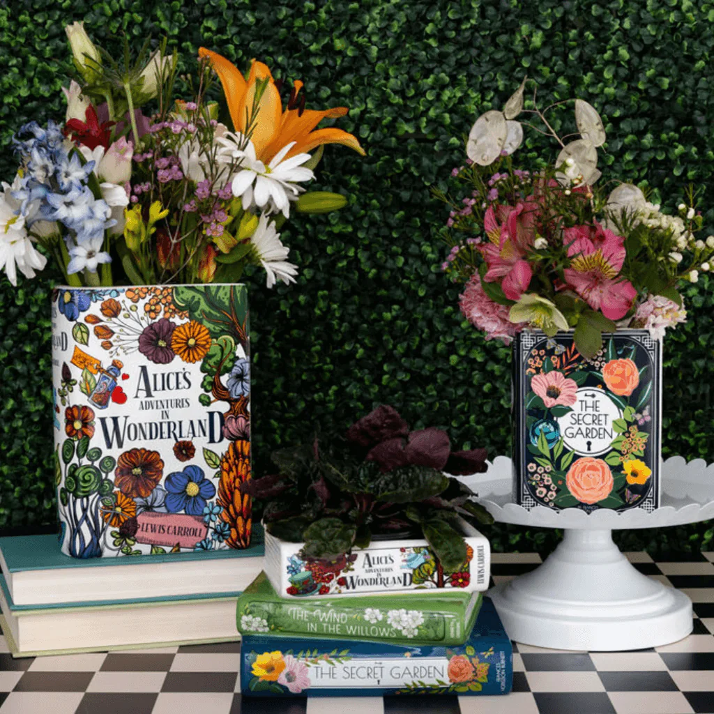 Large Book Vase – Alice’s Adventures in Wonderland - Image 6