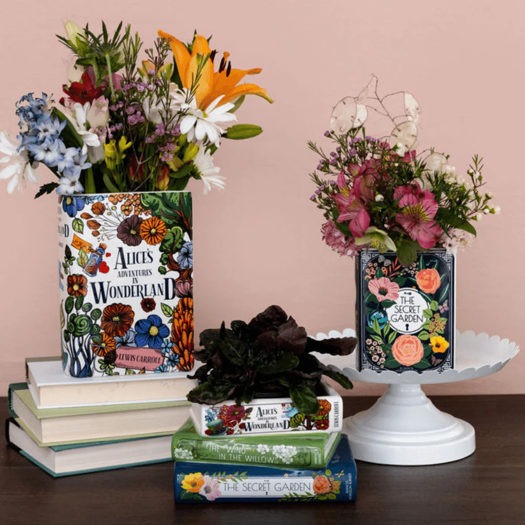 Large Book Vase – Alice’s Adventures in Wonderland - Image 7