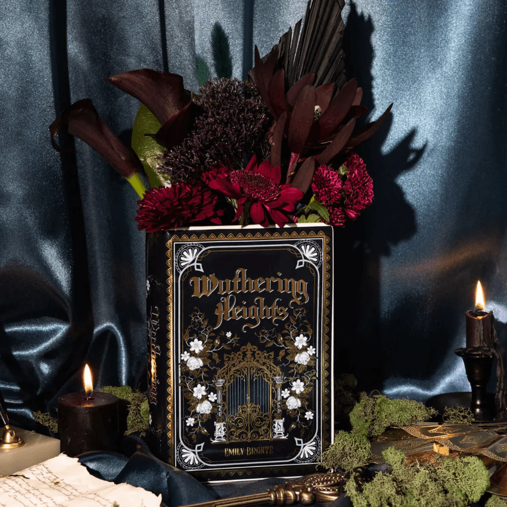 Wuthering Heights Ceramic Book Vase – Emily Brontë Book Lover Decor